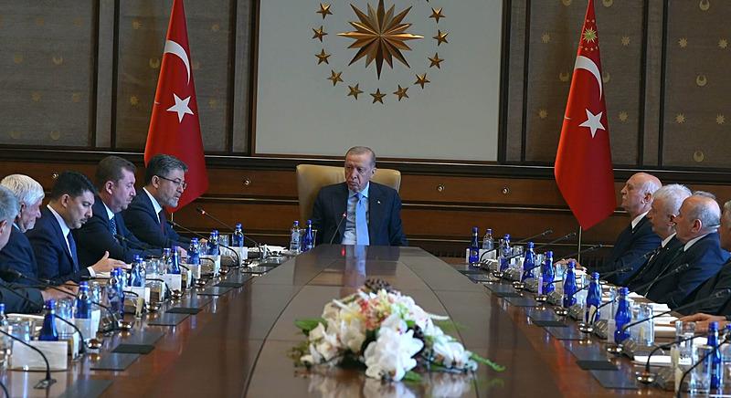 Başkan Erdoğan, 14 Mayıs Dünya Çiftçiler Günü dolayısıyla çiftçi temsilcilerini kabul etti (DHA)