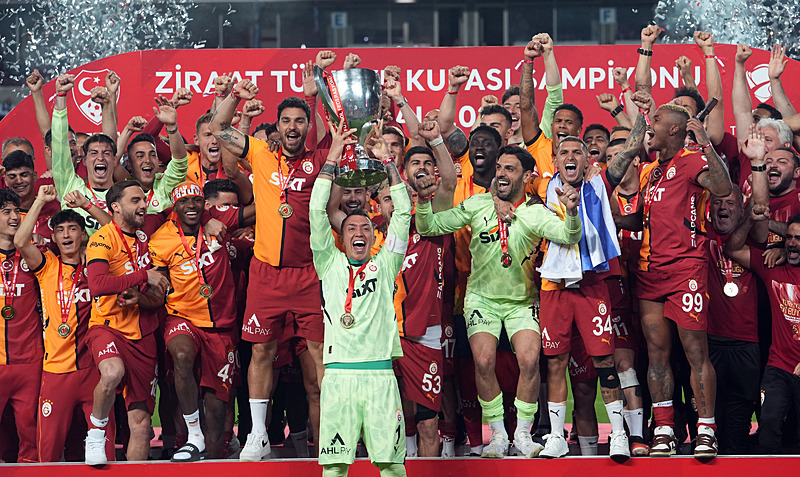 Galatasaray Ziraat Türkiye Kupsaı'nı kaldırdı (AA)