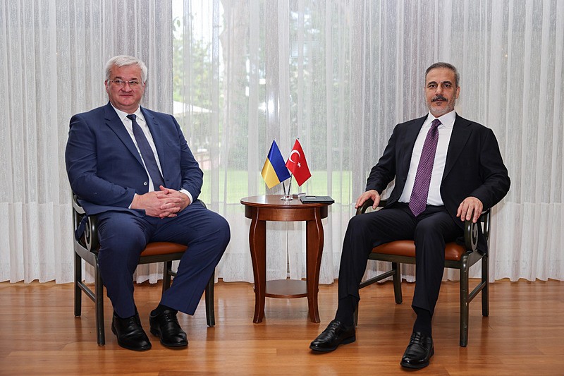 İstanbul Zirvesi öncesi Antalya'da kritik temas! Bakan Fidan Ukraynalı mevkidaşı Sybiha ile görüştü-1