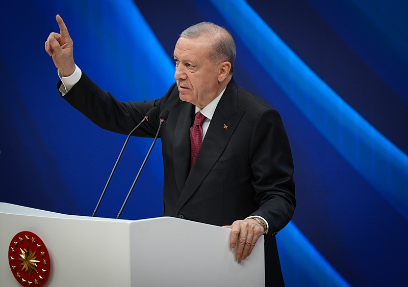 Başkan Recep Tayyip Erdoğan, TOBB İkiz Kuleler'de düzenlenen ''TOBB Hizmet Şeref Belgesi ve Plaket Töreni''ne katılarak, konuşma yaptı. (AA)