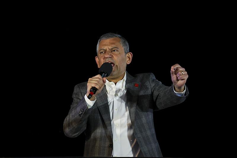 Cumhuriyet Halk Partisi Genel Başkanı Özgür Özel Silivri'de konuştu (DHA)