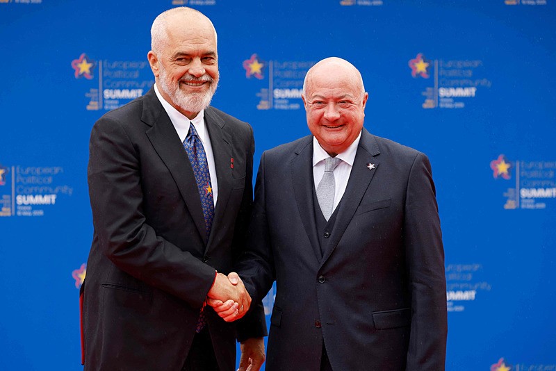 Avusturya Başbakanı Stocker ve Edi Rama. (AFP)