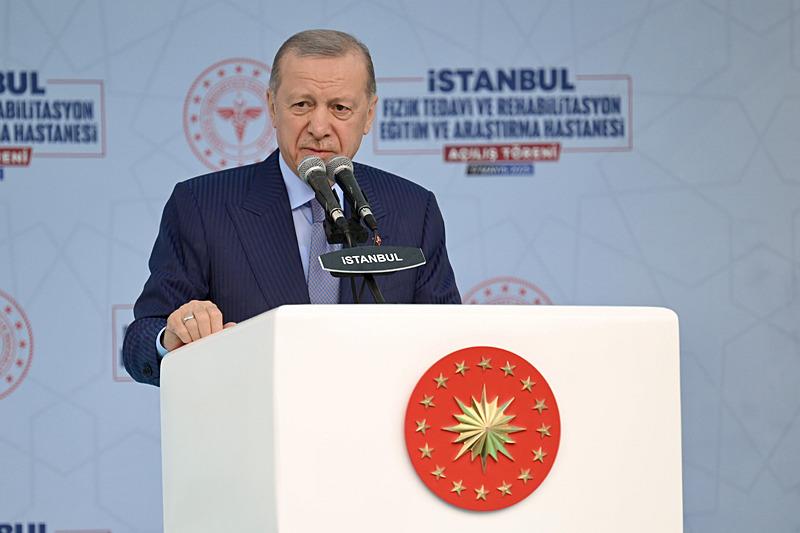 Başkan Erdoğan, Avrupa'nın en büyük fizik tedavi hastanesinin açılışını yaptı. (AA)