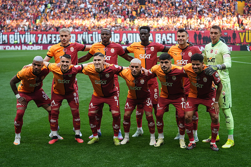 Galatasaray'ın Kayserispor maçına çıkan ilk 11'i (AA)