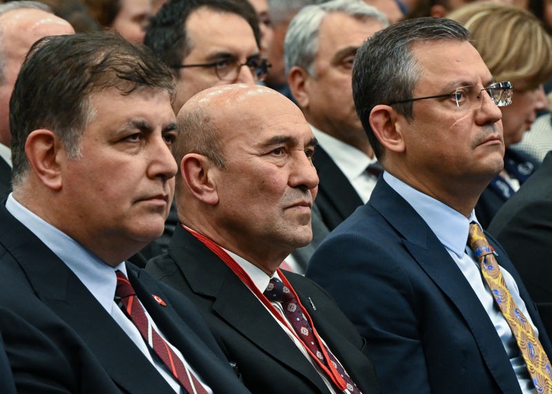 Cemil Tugay, Tunç Soyer ve Özgür Özel (Takvim.com.tr / Arşiv)