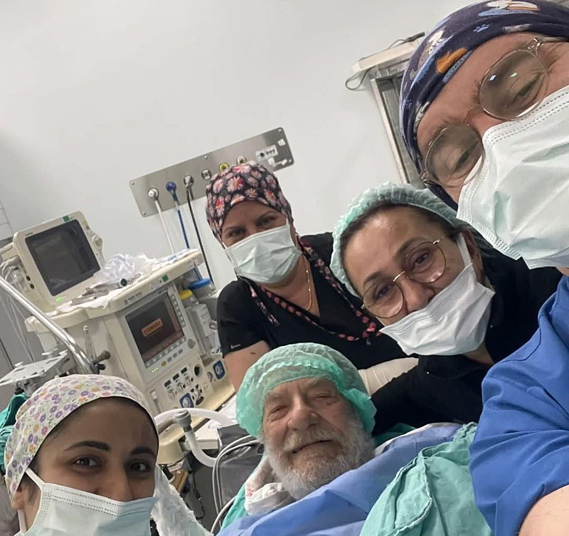 selvi-boylum-al-yazmalimin-cemsitiydi-ameliyata-alinan-ahmet-mekinden-haber-var-iste-yesilcam-yildizinin-son-d-1747732621287.jpeg Kaynak: İHA