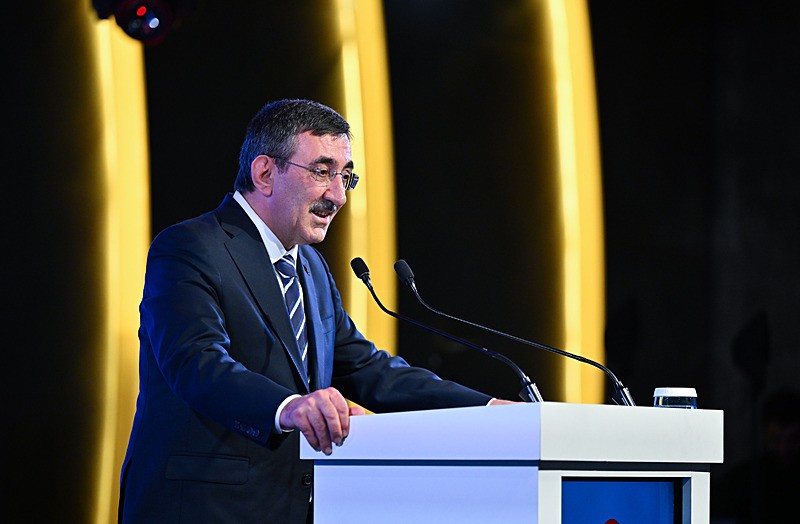 Cumhurbaşkanı Yardımcısı Yılmaz, canlı yayında soruları yanıtladı. (AA-ARŞİV)