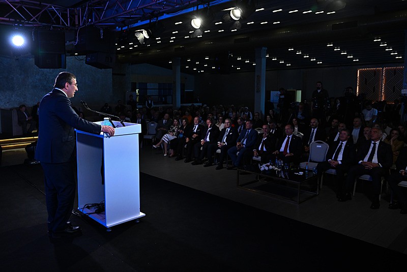 Cumhurbaşkanı Yardımcısı Yılmaz, canlı yayında soruları yanıtladı. (AA-ARŞİV)