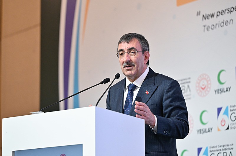 Cumhurbaşkanı Yardımcısı Yılmaz, canlı yayında soruları yanıtladı. (AA-ARŞİV)