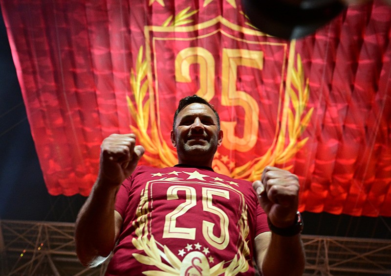 De spelers van Galatasaray vierden in het RAMS Park dat ze Bellona Kayserispor met 3-0 hadden verslagen en kampioen waren geworden met nog maar twee weken te gaan in de 36e week van de Trendyol Super League. (AA)