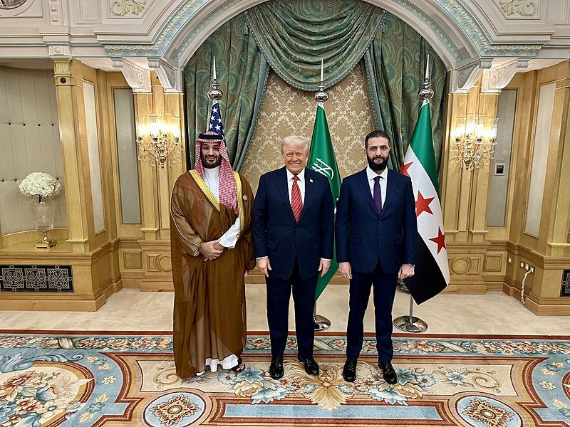 Başkan Erdoğan, ABD Başkanı Donald Trump, Suriye Cumhurbaşkanı Ahmed Şara ve Suudi Veliaht Prensi Muhammed bin Selman ile çevrimiçi zirveye katıldı (DHA, Takvim.com.tr Arşiv)