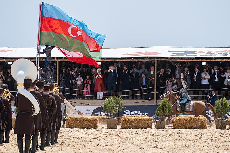 Başkan Recep Tayyip Erdoğan, 7. Etnospor Kültür Festivali'ni ziyaret etti. (AA)