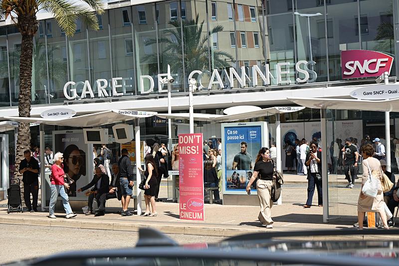 Fransa'da elektrik kesintisi, AA