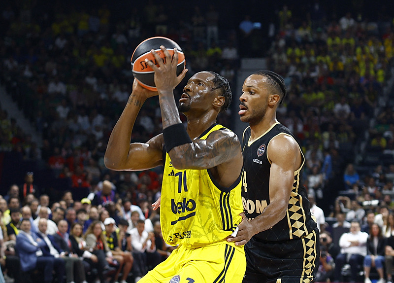 Nigel Hayes Daves (REUTERS)