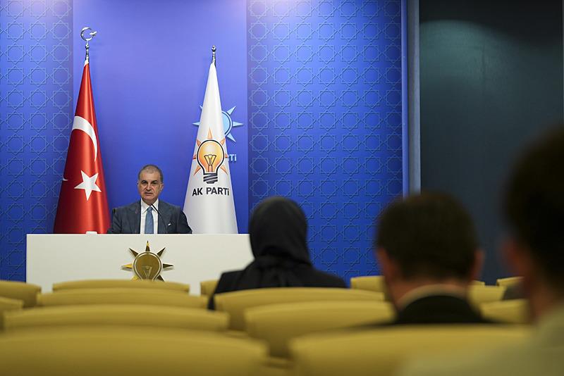 AK Parti Genel Başkan Yardımcısı ve Parti Sözcüsü Ömer Çelik, Cumhurbaşkanı ve AK Parti Genel Başkanı Erdoğan başkanlığında yapılan Merkez Karar ve Yönetim Kurulu (MKYK) toplantılarına ilişkin parti genel merkezinde açıklamalarda bulundu. (AA)