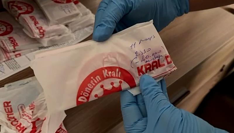 Samsun merkezli İstanbul ve Ankara'da 'Maydonoz Döner'e yönelik düzenlenen FETÖ operasyonunda 23 şüpheli, gözaltına alındı. (İHA)