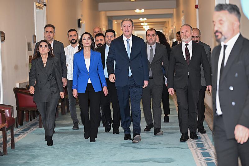 DEM heyeti MHP'yi ziyaret etti