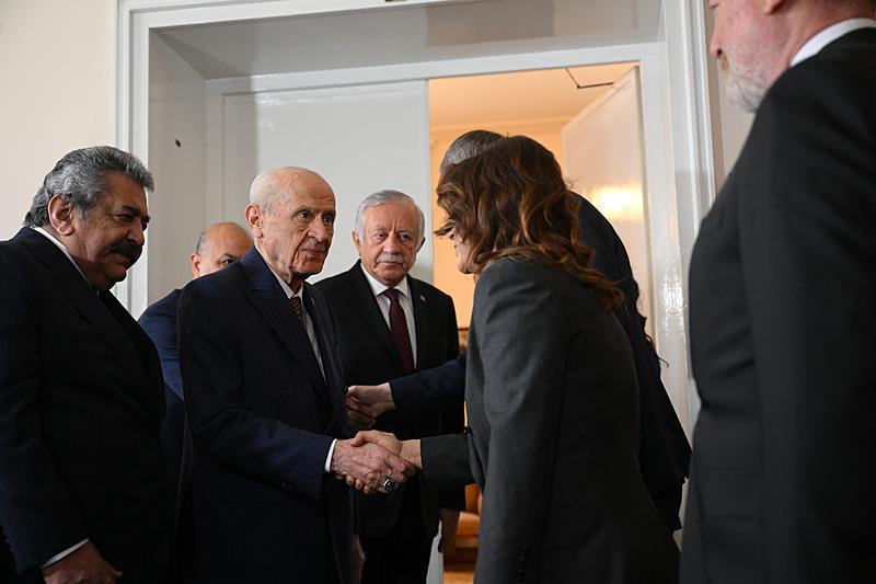 Bahçeli DEM heyetini kapıda karşıladı (AA) 