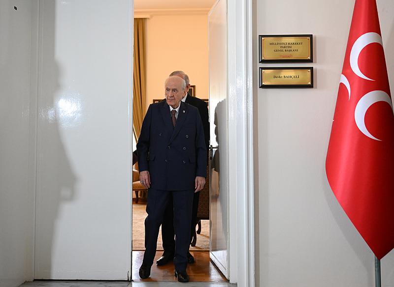 Bahçeli DEM heyetini kapıda karşıladı (AA) 