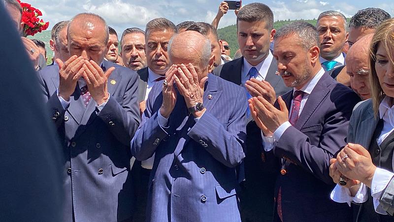 MHP lideri Bahçeli, 'Ülkücü Şehitleri Anma Günü' nedeniyle Kızılcahamam'daki Ülkücü Şehitler Anıtı'nı ziyaret etti (Fotoğraf: DHA)