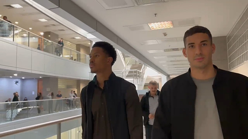 Mert Müldür ve Jayden Oosterwolde (DHA)