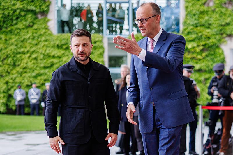 Zelenskiy ve Merz, EPA