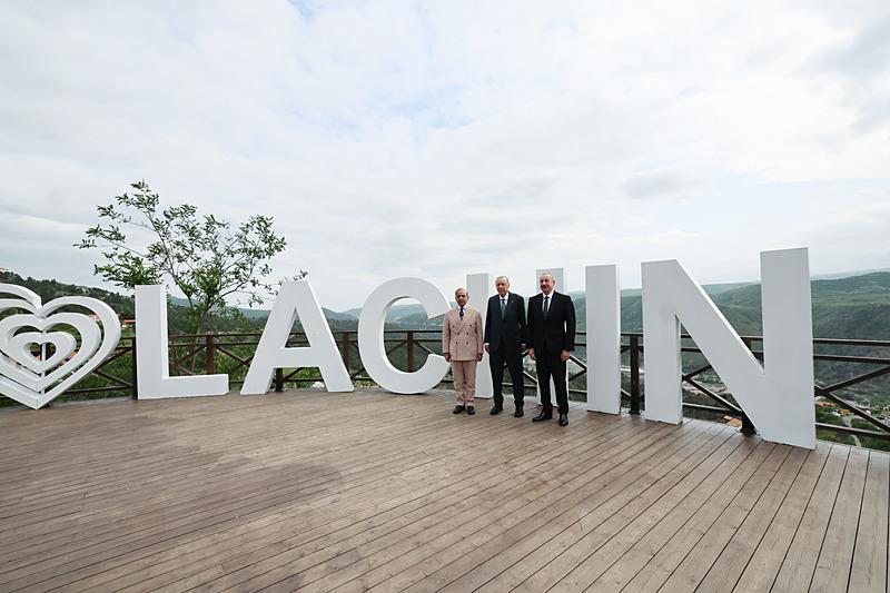 Başkan Erdoğan: Karabağ Zaferi, Azerbaycan'ı çok daha güçlü ve müreffeh kılıyor (DHA)