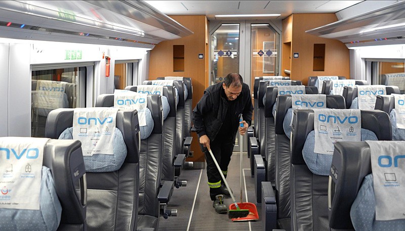 Yüksek hızlı trenlerde bayram temizliği (DHA)