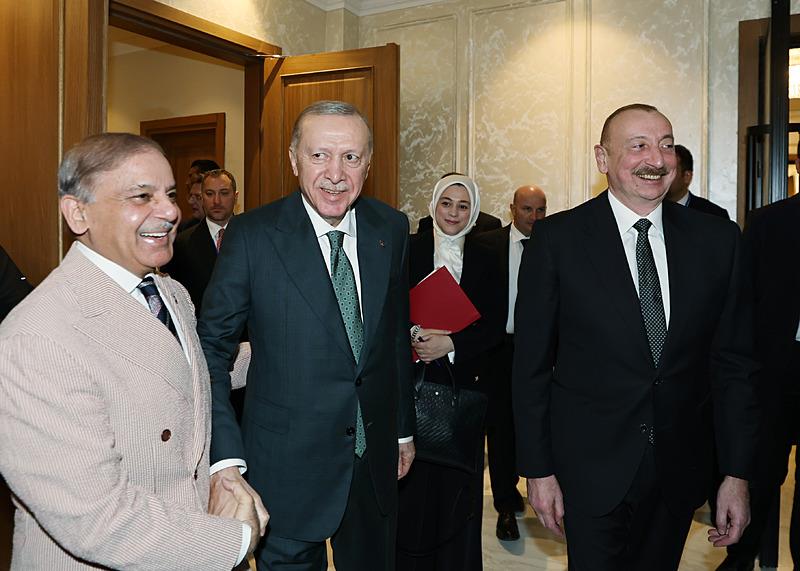 Başkan Recep Tayyip Erdoğan, Laçın'da Azerbaycan Cumhurbaşkanı İlham Aliyev ve Pakistan Başbakanı Şahbaz Şerif ile görüştü (Fotoğraf: İHA)