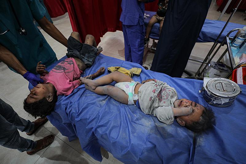 El Avde Hastanesi'ne bugün getirilen yaralılar, AA