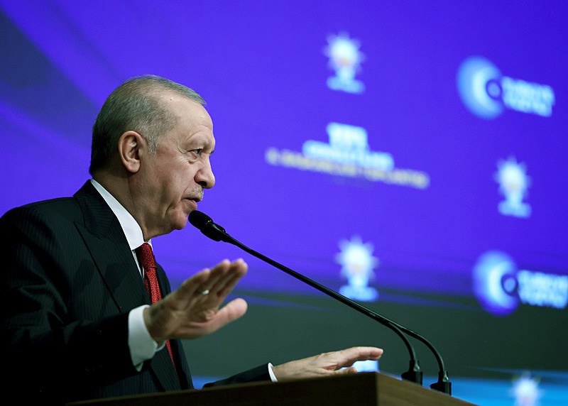 Başkan Recep Tayyip Erdoğan, Azerbaycan dönüşü 'Terörsüz Türkiye' sürecine ilişkin konuştu (Takvim.com.tr)