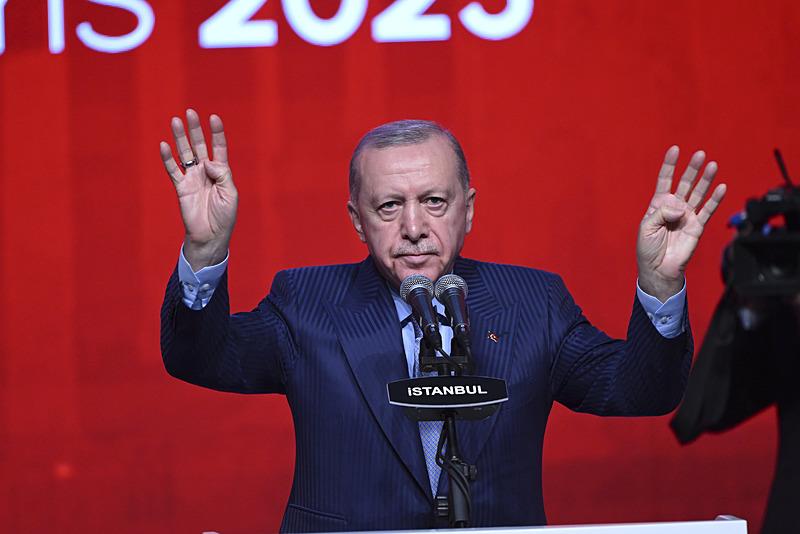 Başkan Erdoğan, İstanbul Kongre Merkezi'nde düzenlenen Türkiye Gençlik Zirvesi'ne katıldı (AA)