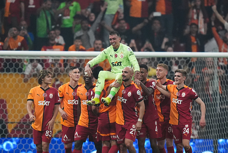 Fernando Muslera (AA)