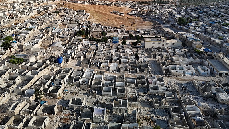 Binlerce Suriyeli sivil evlerine dönmeye devam ediyor (AA)