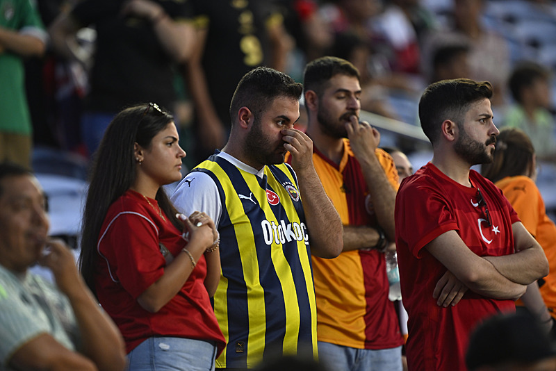 Türk taraftarlar milli takımı yalnız bırakmadı (AA)