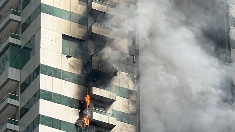 Dubai'de gökdelende yangın, Takvim.com.tr Ekran Görüntüsü