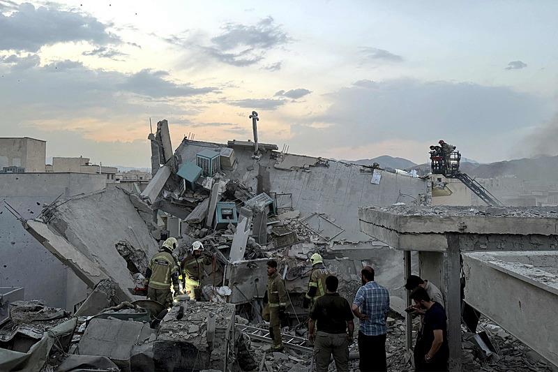 İsrail'den İran'a saldırı, AFP