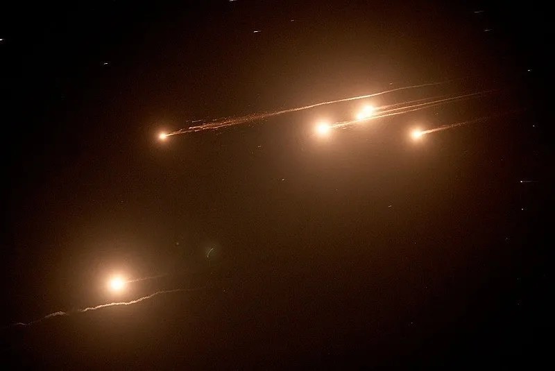 İran ve İsrail arasında füzeler ateşlendi (AA)