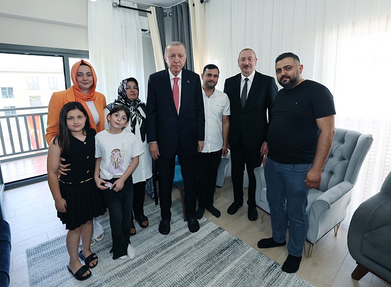 Başkan Erdoğan ve Azerbaycan Cumhurbaşkanı Aliyev, Kahramanmaraş'ta. (AA)