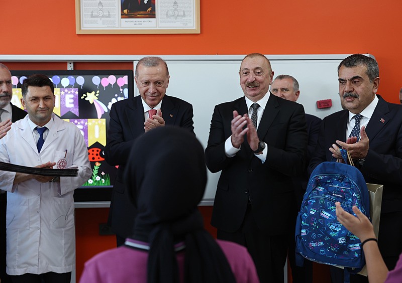 Başkan Erdoğan ve Azerbaycan Cumhurbaşkanı Aliyev, Kahramanmaraş'ta. (AA)