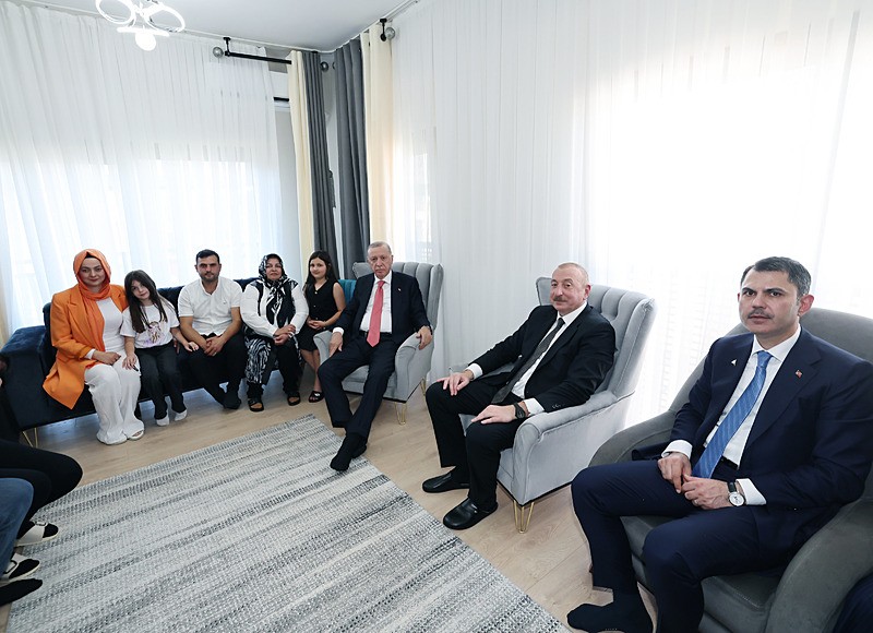 Başkan Erdoğan ve Azerbaycan Cumhurbaşkanı Aliyev, Kahramanmaraş'ta. (AA)