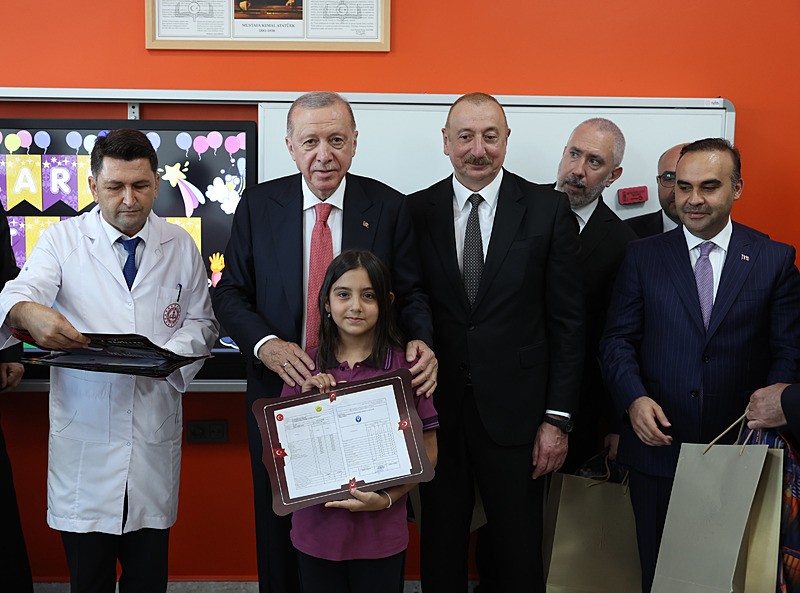 Başkan Erdoğan ve Azerbaycan Cumhurbaşkanı Aliyev, Kahramanmaraş'ta. (AA)