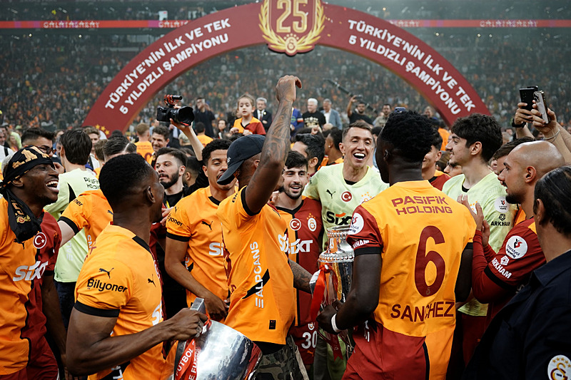 Galatasaray Süper Lig'de 4. kez üst üste şampiyonluk istiyor (İHA)