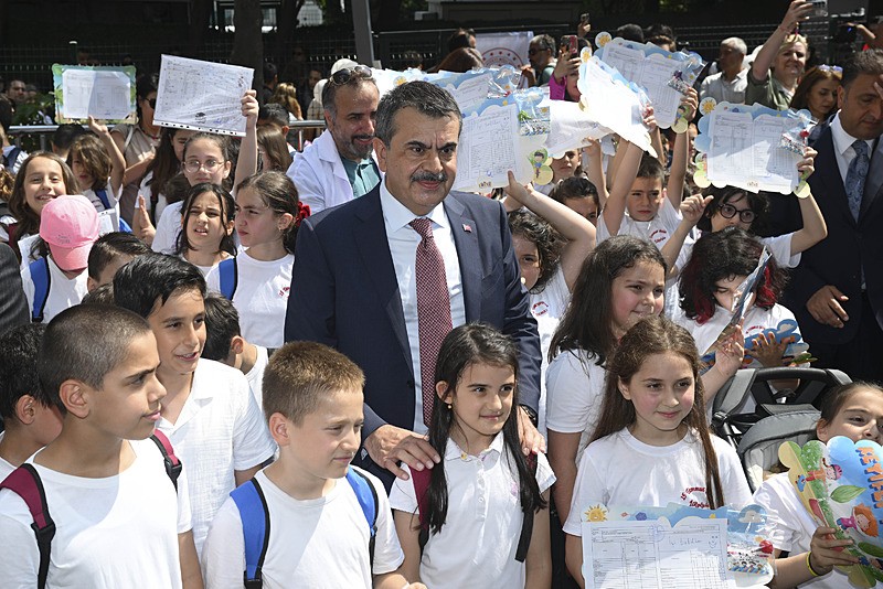 Milli Eğitim Bakanı Yusuf Tekin: Okullarda yeniden forma dönemi! | Serbest kıyafet uygulaması ne zaman kalkıyor?-4