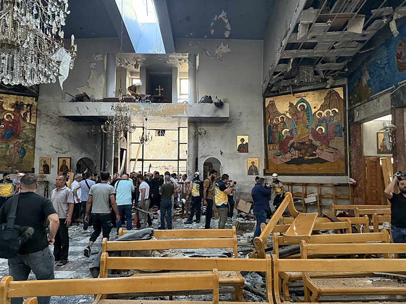 Şam’da kilisede meydana gelen patlamada çok sayıda kişi hayatını kaybetti. (AA)
