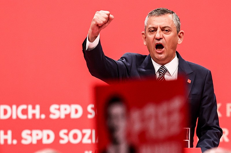 CHP Genel Başkanı Özel, Almanya Sosyal Demokrat Partisi konferansında konuştu.