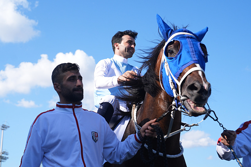 Ahmet Çelik ve Cutha (AA)