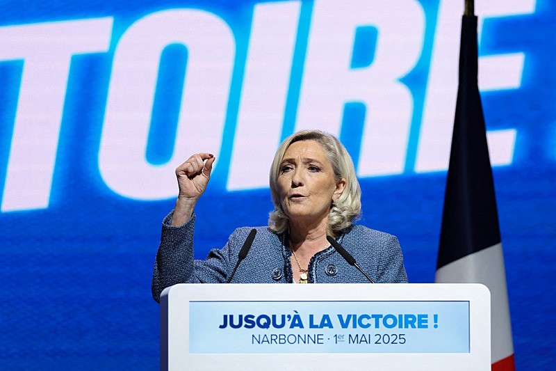 Le Pen, Reuters