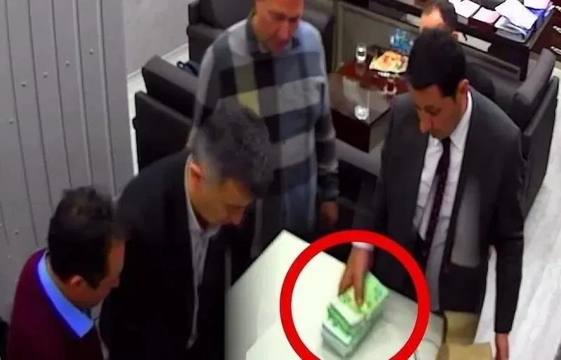 Para sayma görüntüleri (Takvim.com.tr)