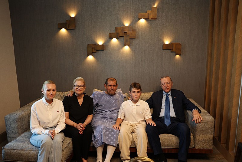 Dursun Özbek'ten Başkan Recep Tayyip Erdoğan ve Sağlık Bakanı Kemal Memişoğlu'na teşekkür. 